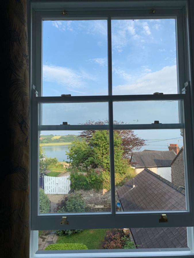Dylan Thomas Sea View Bed and Breakfast Laugharne Eksteriør billede