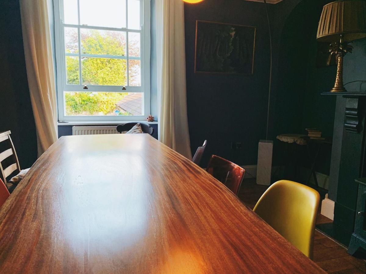 Dylan Thomas Sea View Bed and Breakfast Laugharne Eksteriør billede