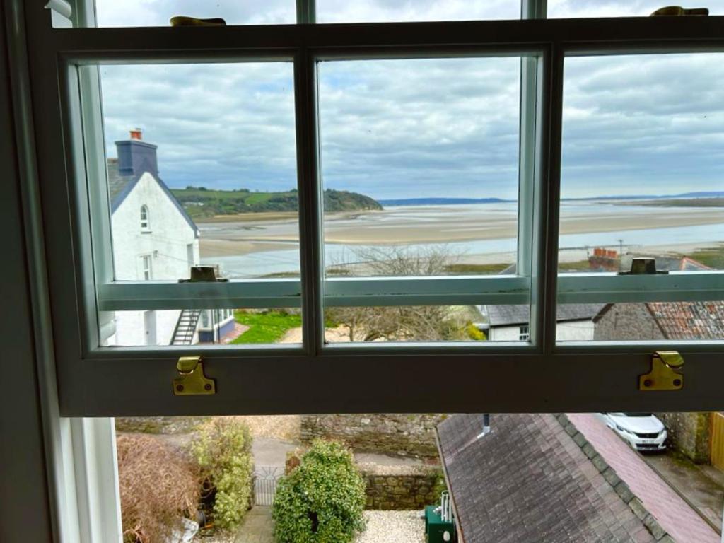 Dylan Thomas Sea View Bed and Breakfast Laugharne Eksteriør billede